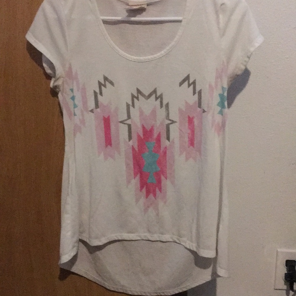 White short sleeve designed tee